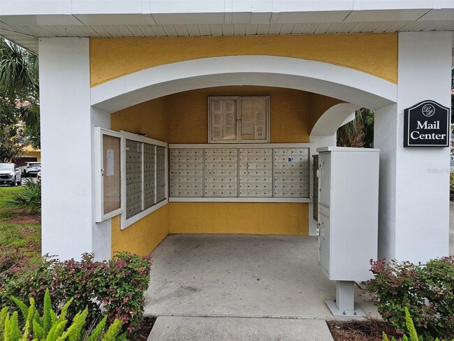 Building Photo - 5692 Bentgrass Dr