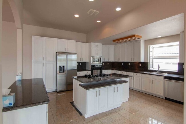 Building Photo - Lake California Home for Rent | Gated Community, Lake Access, Pool & Tennis Courts
