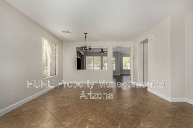 Building Photo - 3311 S Sunland Dr