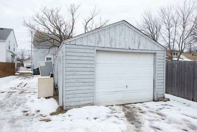 Building Photo - 1937 Washington Ave