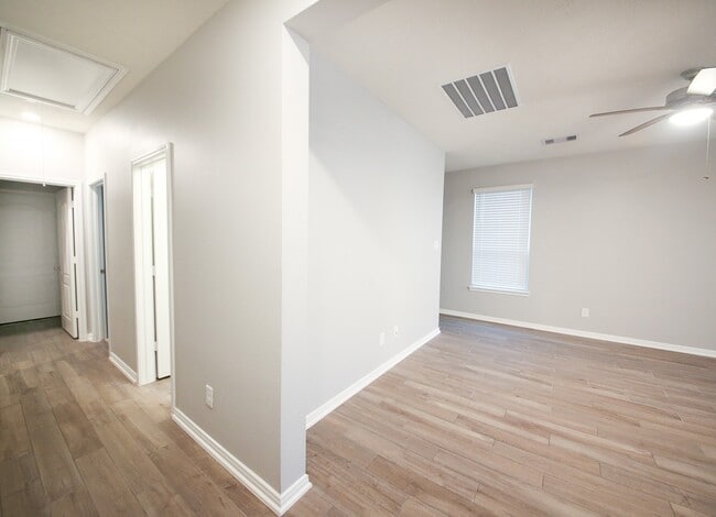 Building Photo - 9406 Castillo Ct