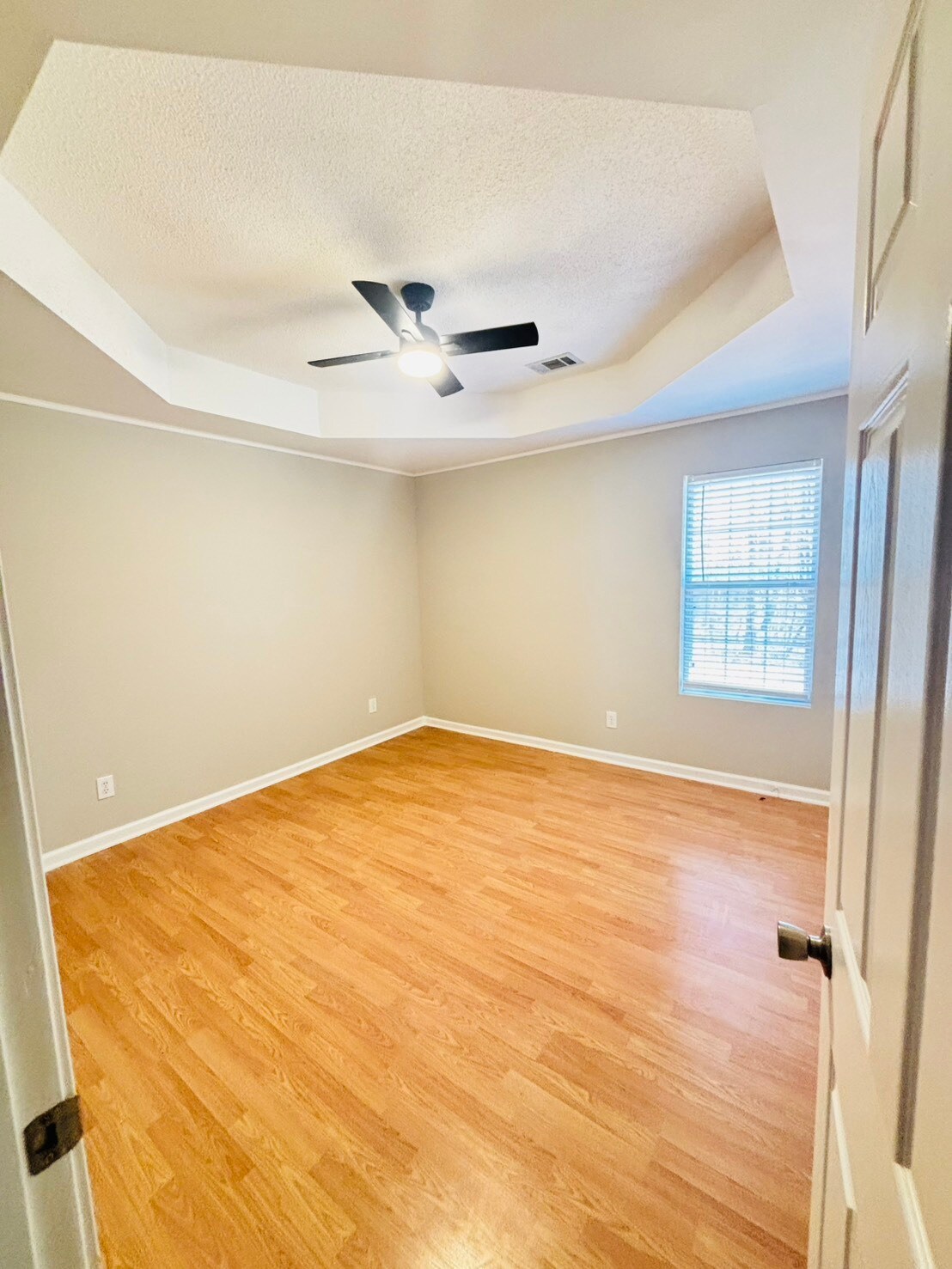 Building Photo - 180 Saint James Pl