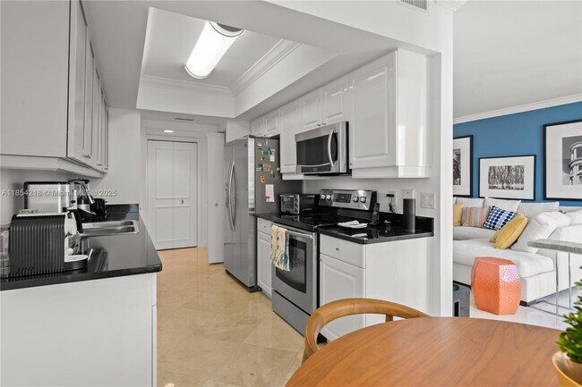 Building Photo - 21055 Yacht Club Dr