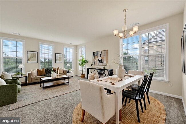 Building Photo - 2557 Campus Way N