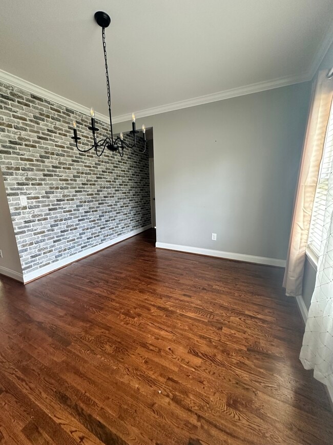 Building Photo - 600 Tenbury Ln