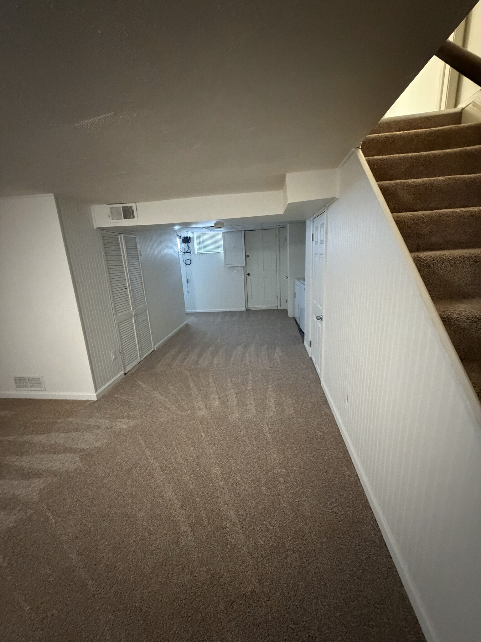 Building Photo - 7837 Kavanagh Rd