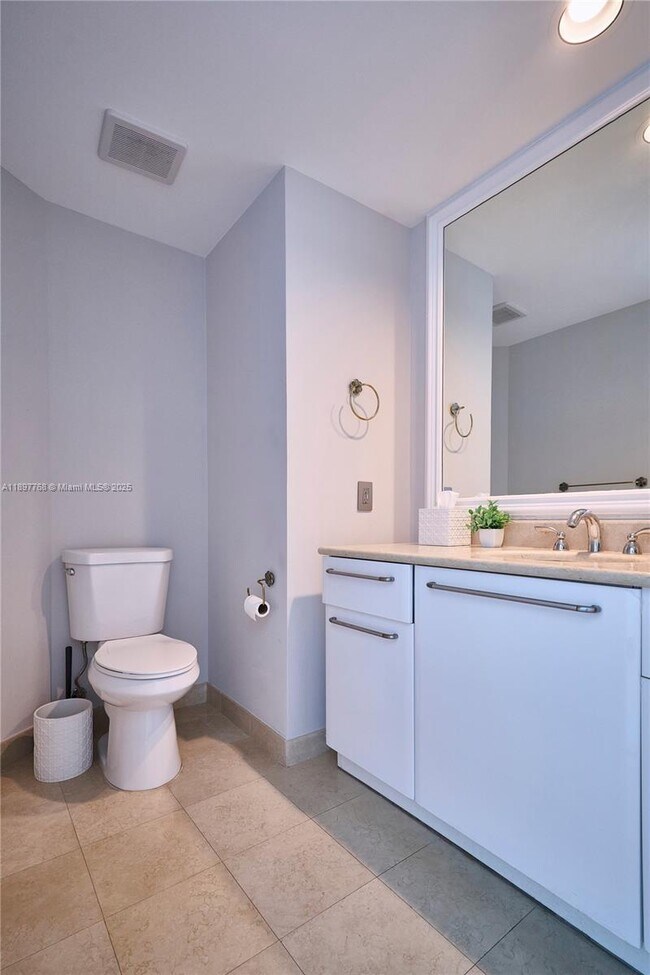 Building Photo - 3101 S Ocean Dr