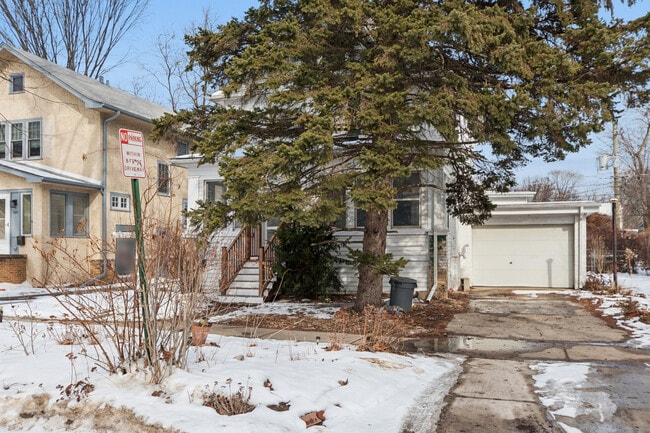 Building Photo - 2639 Prairie Ave