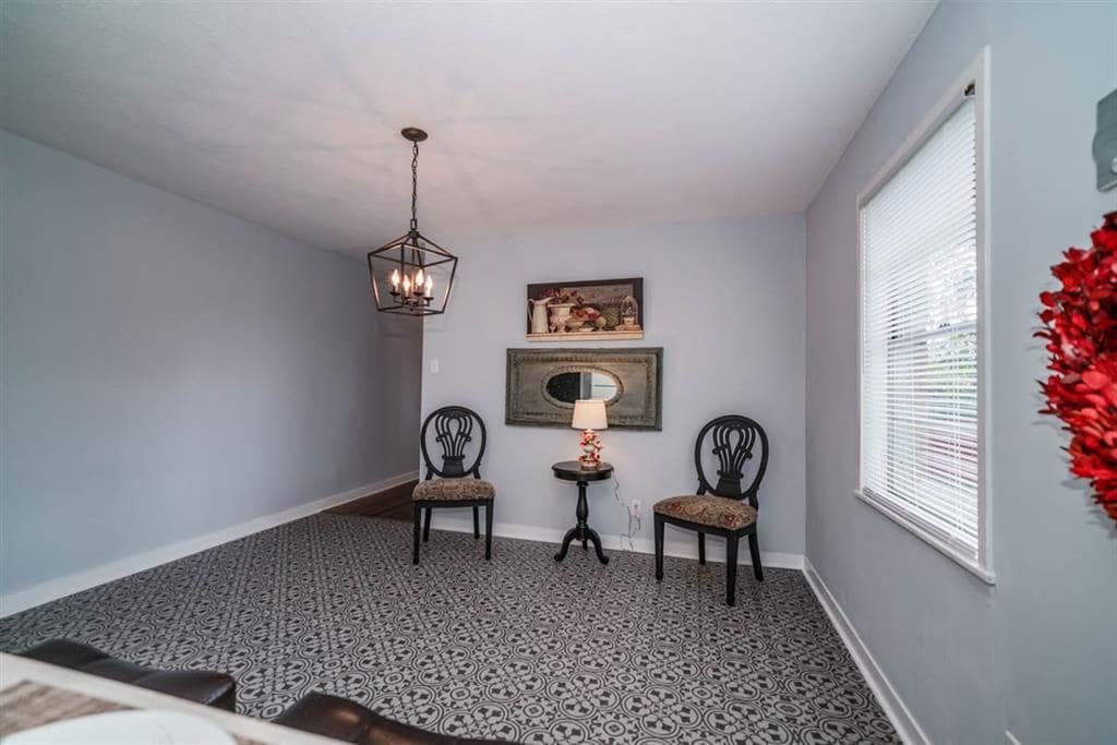 Kitchen - 812 Glencrest Ln