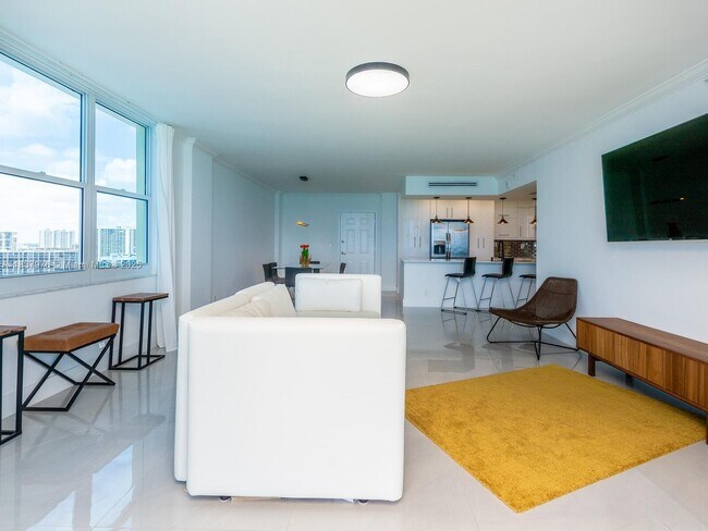 Building Photo - 2501 S Ocean Dr