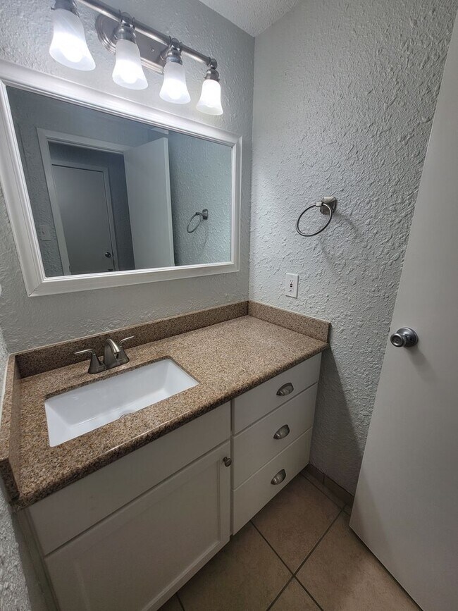 Building Photo - 7079 N Holiday