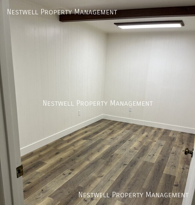 Building Photo - 893 W 1500 N St