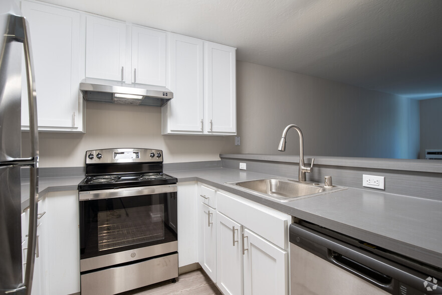 2BR, 1BA - A Renovated - The Crest Pleasant Hill