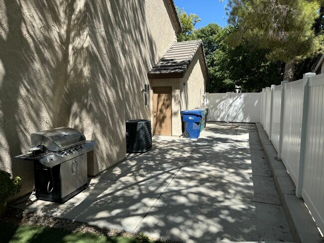 Side of the house - 44215 Danya Ln