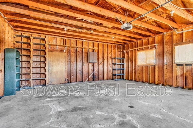 Building Photo - 275 Cameo Dr