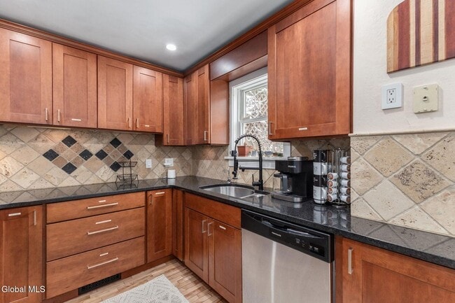 Building Photo - 83 Spring St