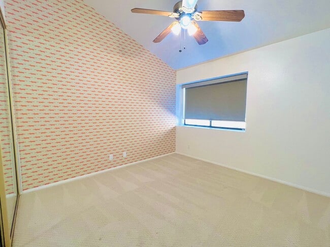 Building Photo - 4 bedroom home for lease