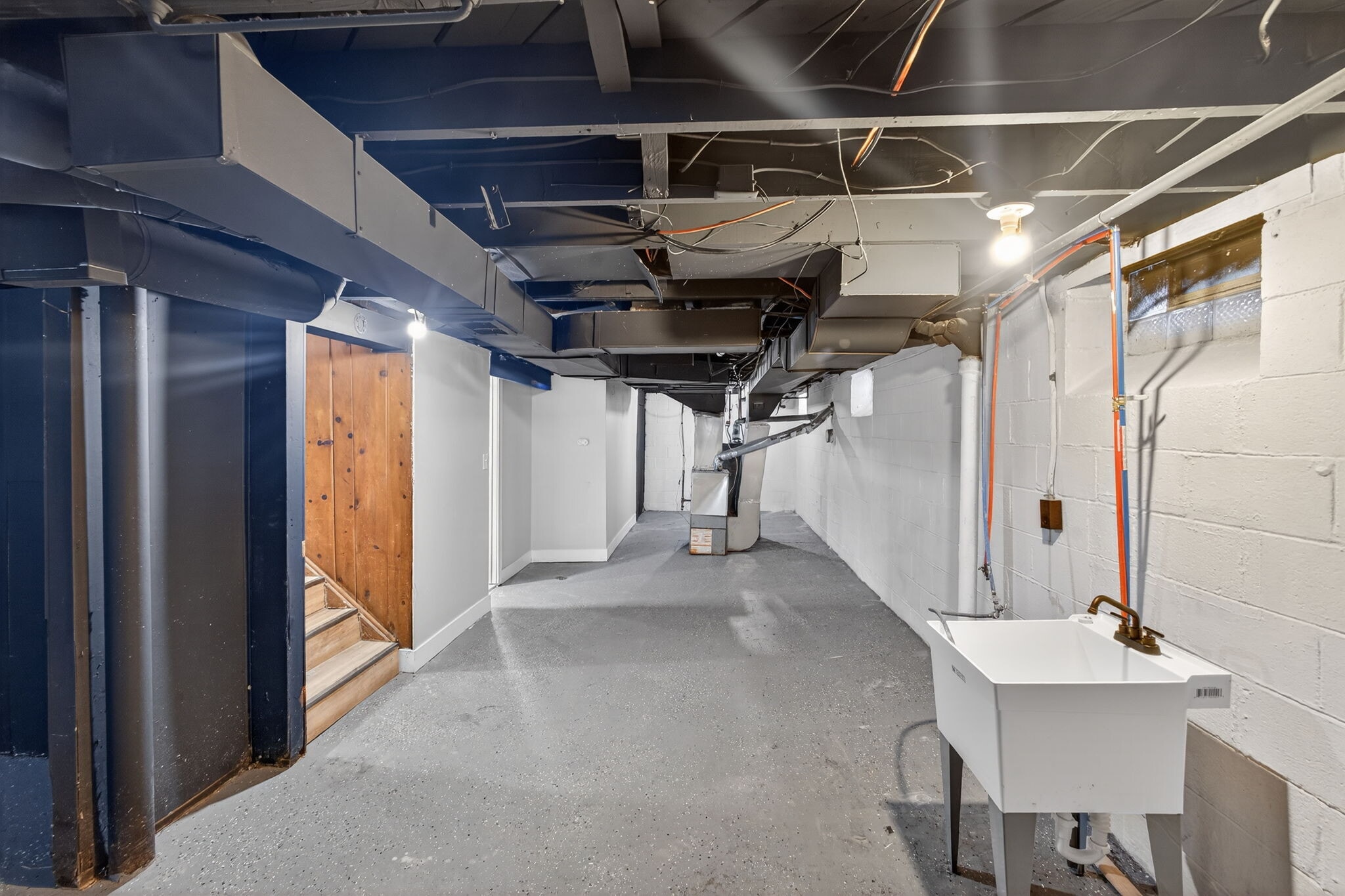 Building Photo - 20040 Regent Dr