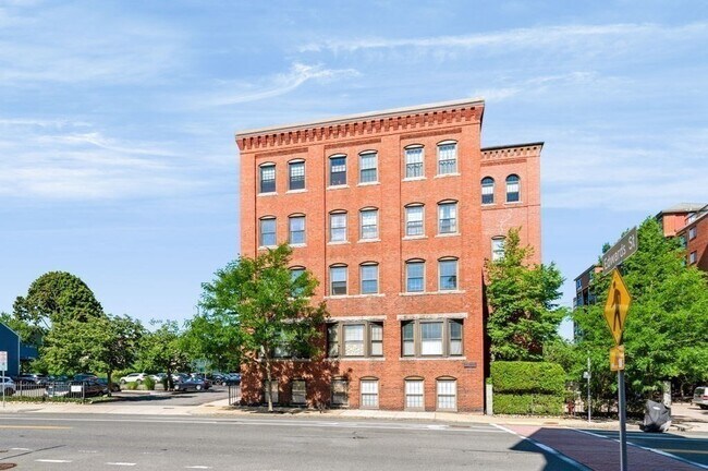 Building Photo - 50 Rantoul St