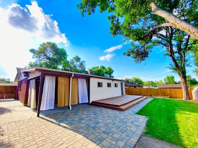Building Photo - Spacious & Updated Home in Lakewood!-Open Floor plan, Outdoor Living Space, Garden Beds, & More!!!