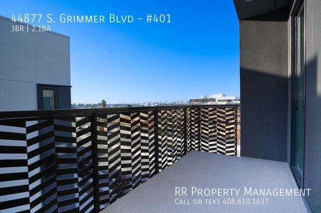 Building Photo - Brand New Top Floor Condo in Excellent Fre...