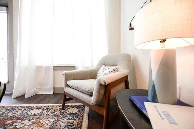 Building Photo - 4216 Sloane St