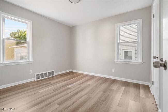 Building Photo - 5414 Orchard Ave