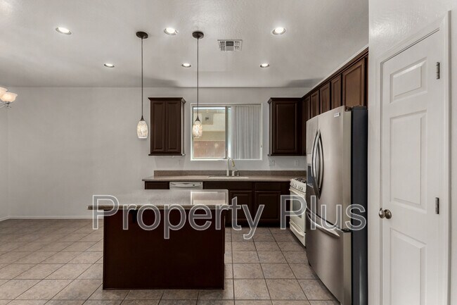 Building Photo - 4211 N 153rd Dr