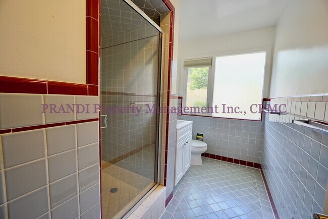 Building Photo - Bright and Inviting 4BR Home Minutes from ...