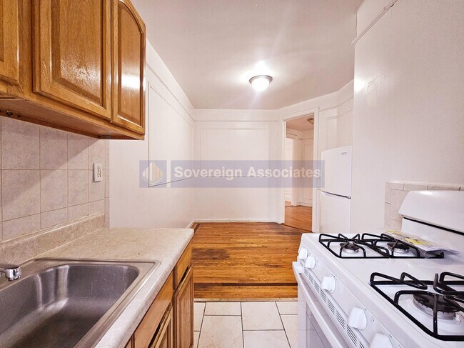 Building Photo - 134 Haven Avenue