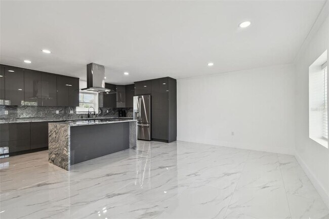 Building Photo - 8708 Thornwood Ln
