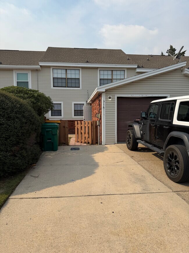 Building Photo - 31a 11th St