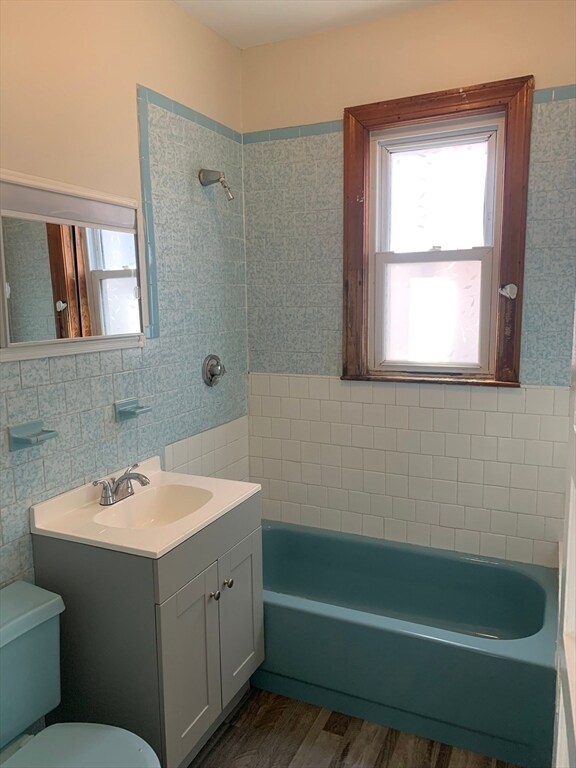 Building Photo - 261 E Cottage St