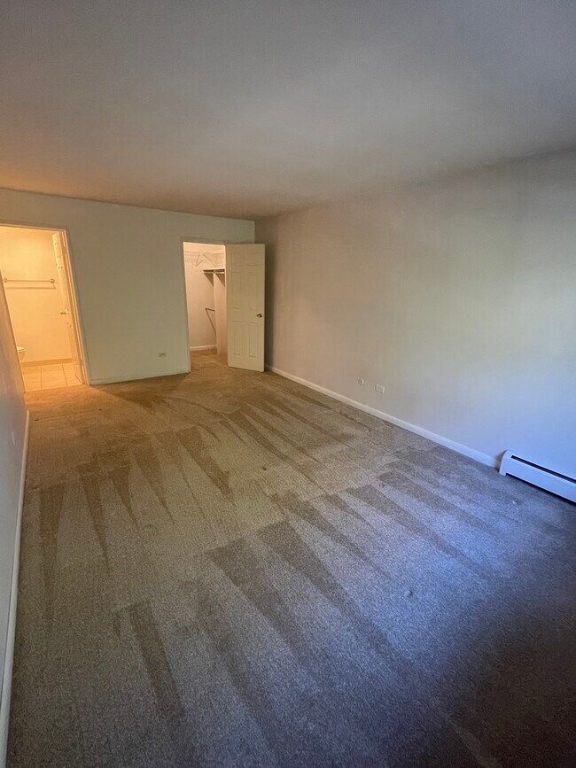 Building Photo - 920 Ridge Square