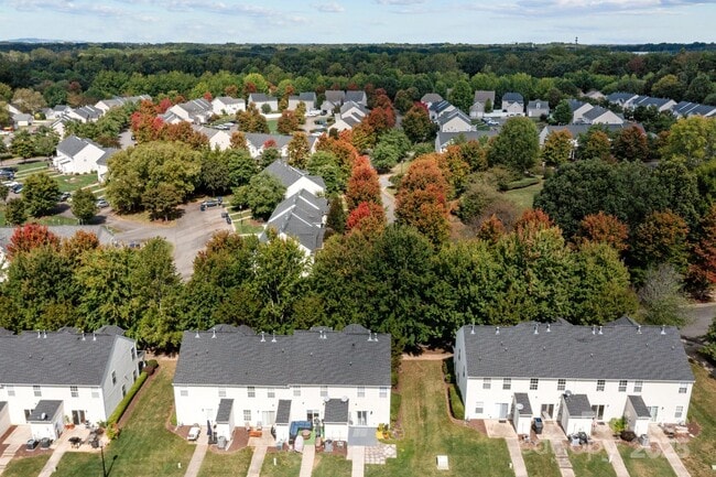 Building Photo - 17562 Caldwell Track Dr
