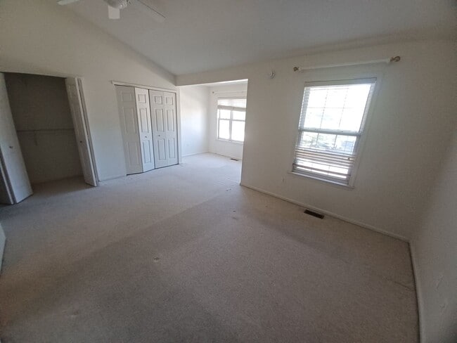 Building Photo - 52 Piccadilly Cir