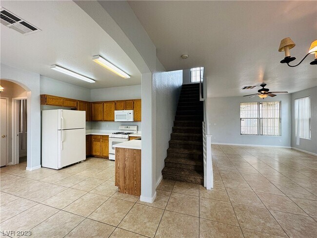 Building Photo - 2617 Rainbow Cactus Ct