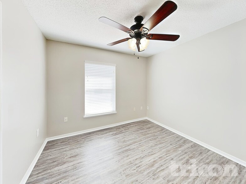 Building Photo - 353 Comfort Dr