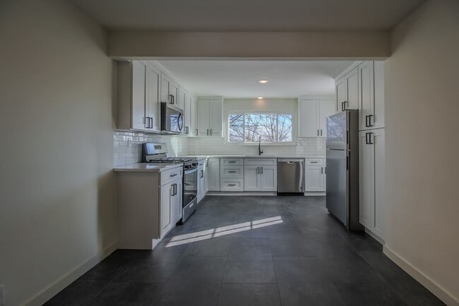 Building Photo - AVAILABLE APRIL 1ST! Do not miss this STUNNING 3-bedroom in Penn Hills!