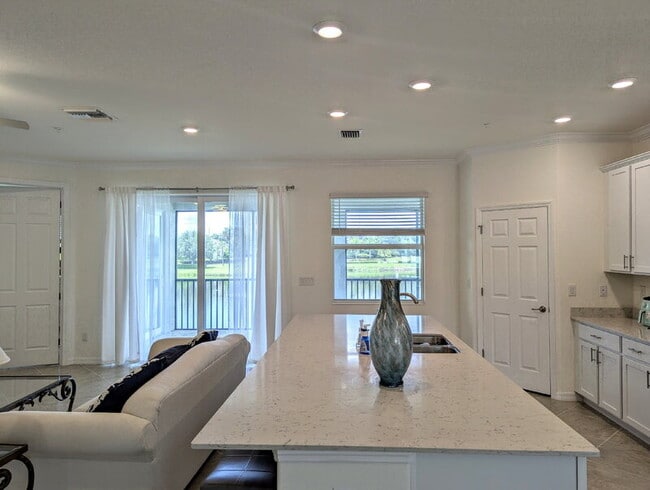 Building Photo - 923 Tidewater Shores Loop