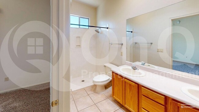 Building Photo - 8142 N Peppersauce Dr