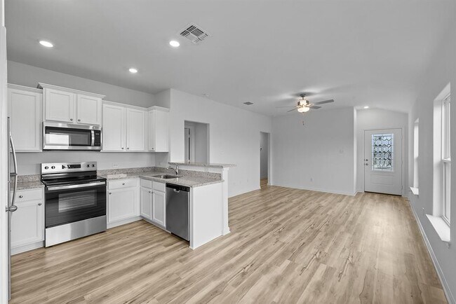 Building Photo - 104 Paradise Cyn Dr