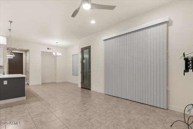 Building Photo - 6565 E Thomas Rd