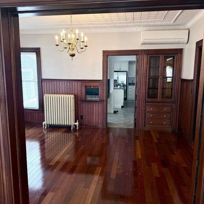 Building Photo - Luxury 2BR/2BA on Eastern Prom – Walk to Waterfront