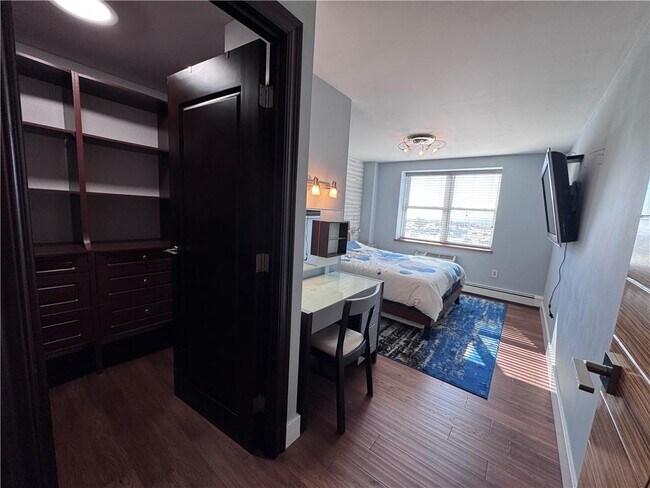 Building Photo - 7914 Rockaway Beach Blvd