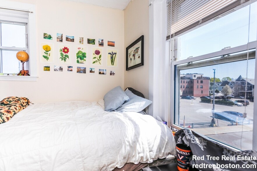 Building Photo - 1284 Commonwealth Ave