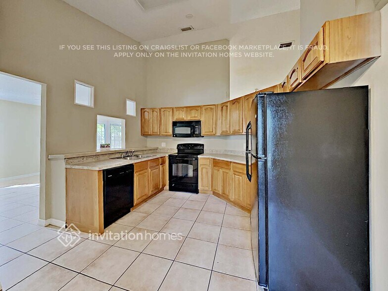 Building Photo - 12111 Wildbrook Dr