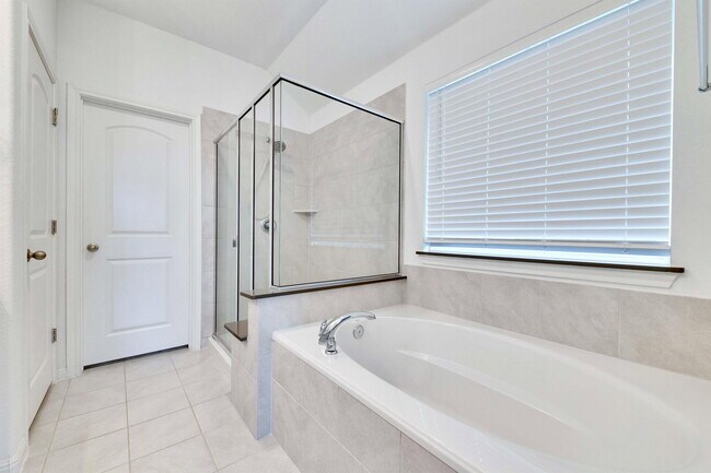 Building Photo - 17728 Zinfandel Dr