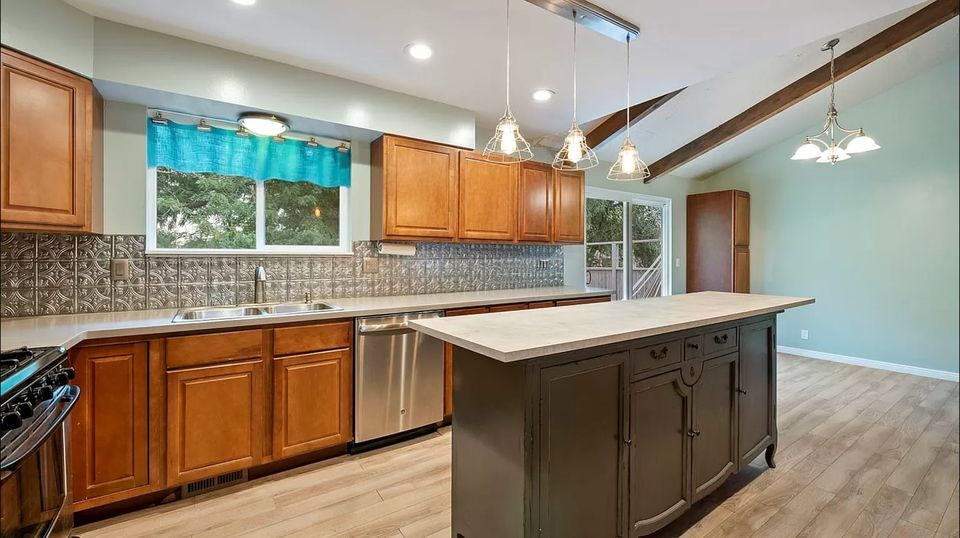 Building Photo - 8240 S Marion View Cir