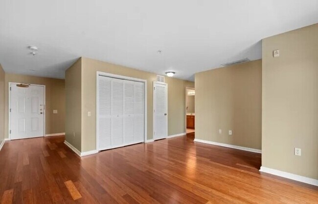 Building Photo - Modern 2BR / 2BA Condo with Balcony & Parking at Union Square – Hackensack